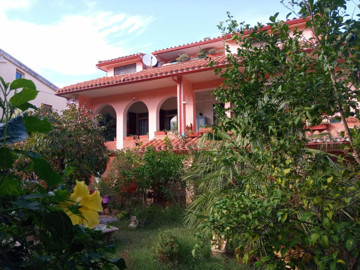 Siliqua Villa Corrias מראה חיצוני תמונה